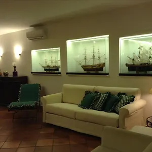 I Tre Velieri - The Three Ships , Aeroporto di Catania Fontana Rossa Italia